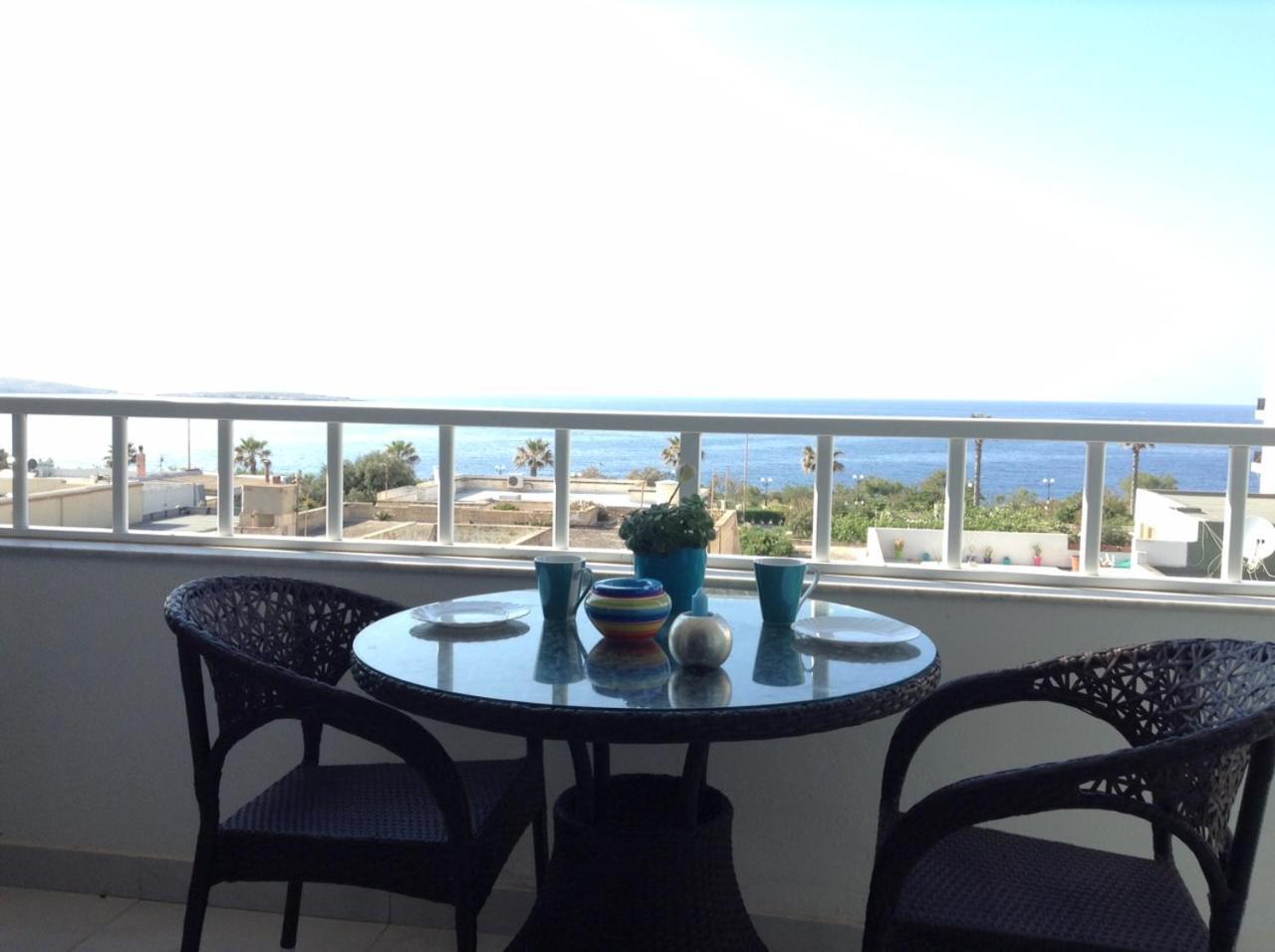 Apartment Seafront With Pool *