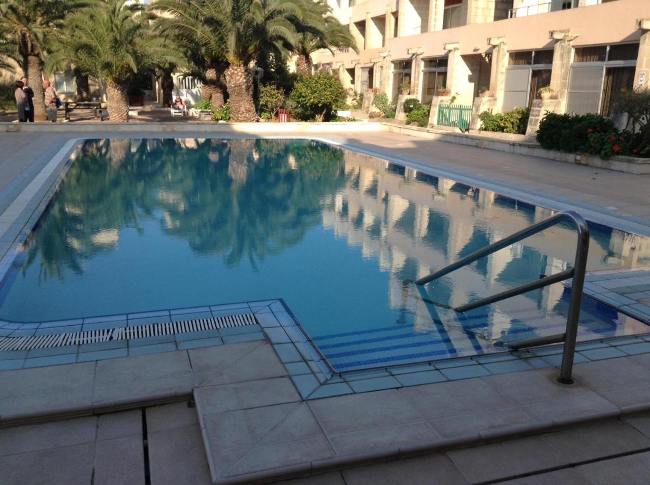 Apartment Seafront With Pool *