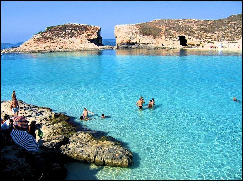 Seafront With Pool